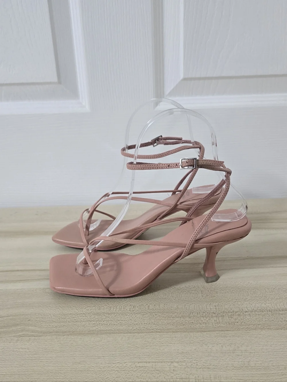 Jeffrey Campbell Fluxx Tan/nude Strappy Kitten Heel Thong Sandals Size 6.5 - Picture 6 of 9